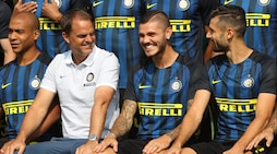 Inter, tutti in posa per la foto ufficiale ma a Icardi scappa da ridere