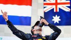 Gp Malesia, festa Ricciardo: il brindisi è con la scarpa