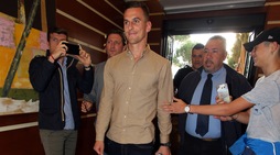 Napoli, Milik arriva a Villa Stuart senza stampelle