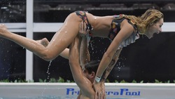 Grande Fratello Vip, Elenoire Casalegno show in acqua