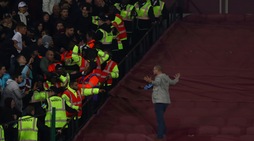 League Cup, disordini all'Olympic Stadium per West Ham-Chelsea
