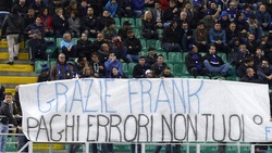 Inter, striscioni contro giocatori e club a San Siro