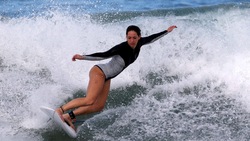 Ma quale freddo, in Israele si surfa che è un piacere