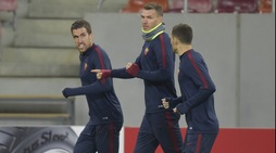 Roma, rifinitura tra sorrisi e freddo a Bucarest