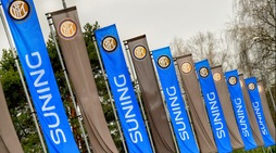 L'Inter è sempre più Suning: il logo cinese ad Appiano