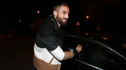 Pavoletti arriva a Villa Stuart, le immagini del nuovo attaccante del Napoli