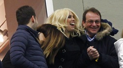 Wanda Nara esulta in tribuna al gol di Icardi