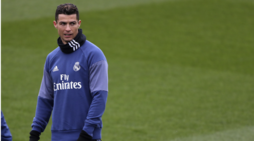 Real Madrid-Napoli, paura Cristiano Ronaldo: botta in allenamento