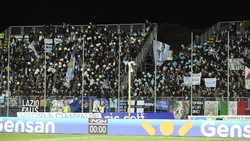 Lazio, la carica dei tifosi al Castellani: «304 km d'amore»