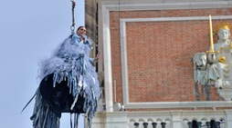 Melissa Satta regina del Carnevale a Venezia