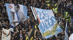 Lazio-Roma, il Derby è sugli spalti: lo spettacolo delle tifoserie