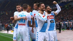 Top&Flop Napoli: delizia Hamsik, Reina da manuale