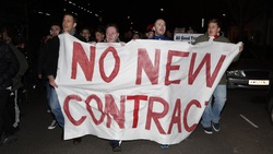 Arsenal, i tifosi protestano contro Wenger: «Au revoir Arsène»