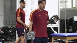 Roma, mattinata in palestra per Totti e compagni
