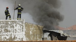 Incidente aereo in Portogallo: velivolo su un supermercato, 5 morti