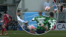 Sassuolo-Napoli, il tocco di Cannavaro in area che scatena le proteste FOTO