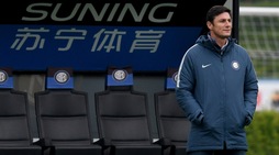 Inter, tutti sotto esame: Zanetti controlla l'allenamento