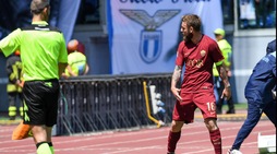 De Rossi, gestaccio verso la panchina della Lazio dopo il gol
