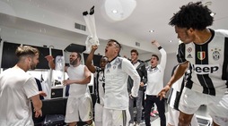 Juventus, spuntano nuove foto della festa nello spogliatoio