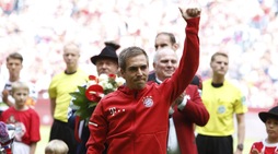 Bayern Monaco, Lahm saluta l'Allianz Arena: lo omaggia anche Anastacia!