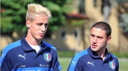 Italia, Conti festeggia l'azzurro con un look biondo platino