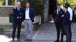 Roma, Di Francesco arriva a Trigoria: che abbraccio con Monchi!