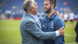 Roma-Juventus, Pallotta abbraccia Pjanic e Szczesny