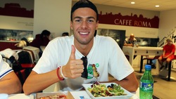 Paltrinieri a Fiumicino: pizza e insalata per il re dei 1500