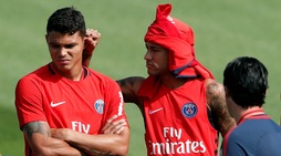 Psg, Neymar incappucciato prende di mira Thiago Silva