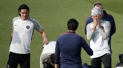 Allenamento con Cavani? Neymar prova a non vederlo