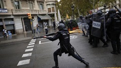 Barcellona, tensioni in tutta la regione per il Referendum