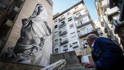 A Napoli Maradona non è più solo: spunta un altro murales