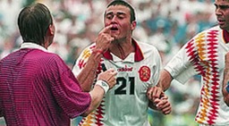 Da Tassotti a Bonucci, quante "gomitate storiche" nel calcio