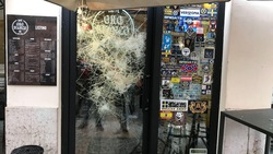 Napoli, i tifosi devastano un bar a Verona