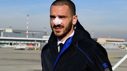 L'Italia atterra a Malpensa: Bonucci sorride nonostante il naso rotto