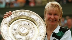 Addio a Jana Novotna, nel 1998 trionfò a Wimbledon