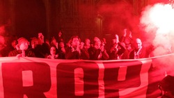 Europa League, i tifosi dell'Austria Vienna invadono Piazza Duomo