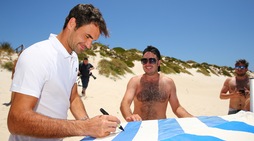 Tennis, Federer sulla spiagga di Parakeet Bay