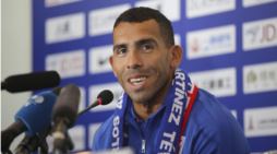 Carlitos Tevez si presenta al suo nuovo pubblico, le immagini