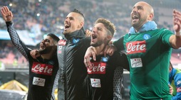 Sarri vola con Insigne e Zielinski, festa Napoli al San Paolo