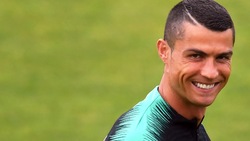 Cristiano Ronaldo e il nuovo look per i Mondiali