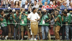 Mondiali Russia 2018, Ronaldinho suona alla cerimonia di chiusura