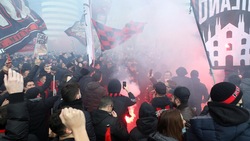 Derby Milan-Inter, migliaia di tifosi fuori San Siro