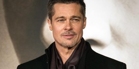 Brad Pitt, cosa fa per mantenere la sua pelle liscia a 61 anni: "Me l'ha insegnato Gwyneth Paltrow"