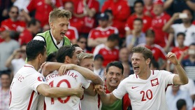 Euro 2016, Polonia in festa: batte la Svizzera ai rigori e vola ai quarti