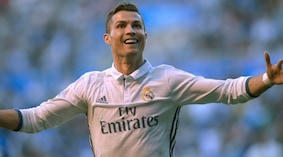 Stipendi calciatori: Cristiano Ronaldo il più pagato di tutti dopo l'ultimo rinnovo faraonico