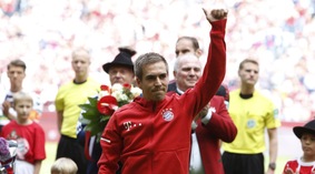 Bayern Monaco, Lahm saluta l'Allianz Arena: lo omaggia anche Anastacia!