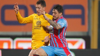 Serie A Catania, per Alvarez è lesione e lascia un buco in difesa