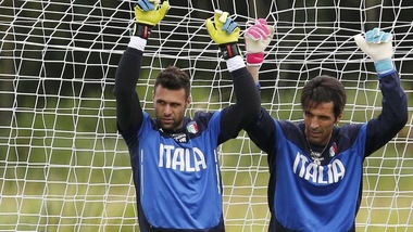 Mondiali, Italia: il padre di Sirigu: «Sono fiero di mio figlio Salvatore»
