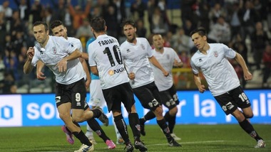 Serie B, Pro Vercelli: Marchi-gol. Un rigore piega lo Spezia